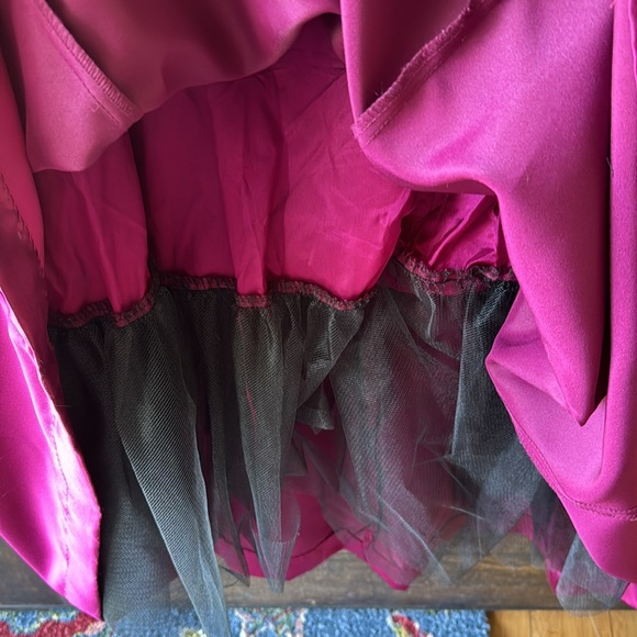 Beautiful gown with a little flare at the bottom. Worn once and dry cleaned. - Picture 2 of 4